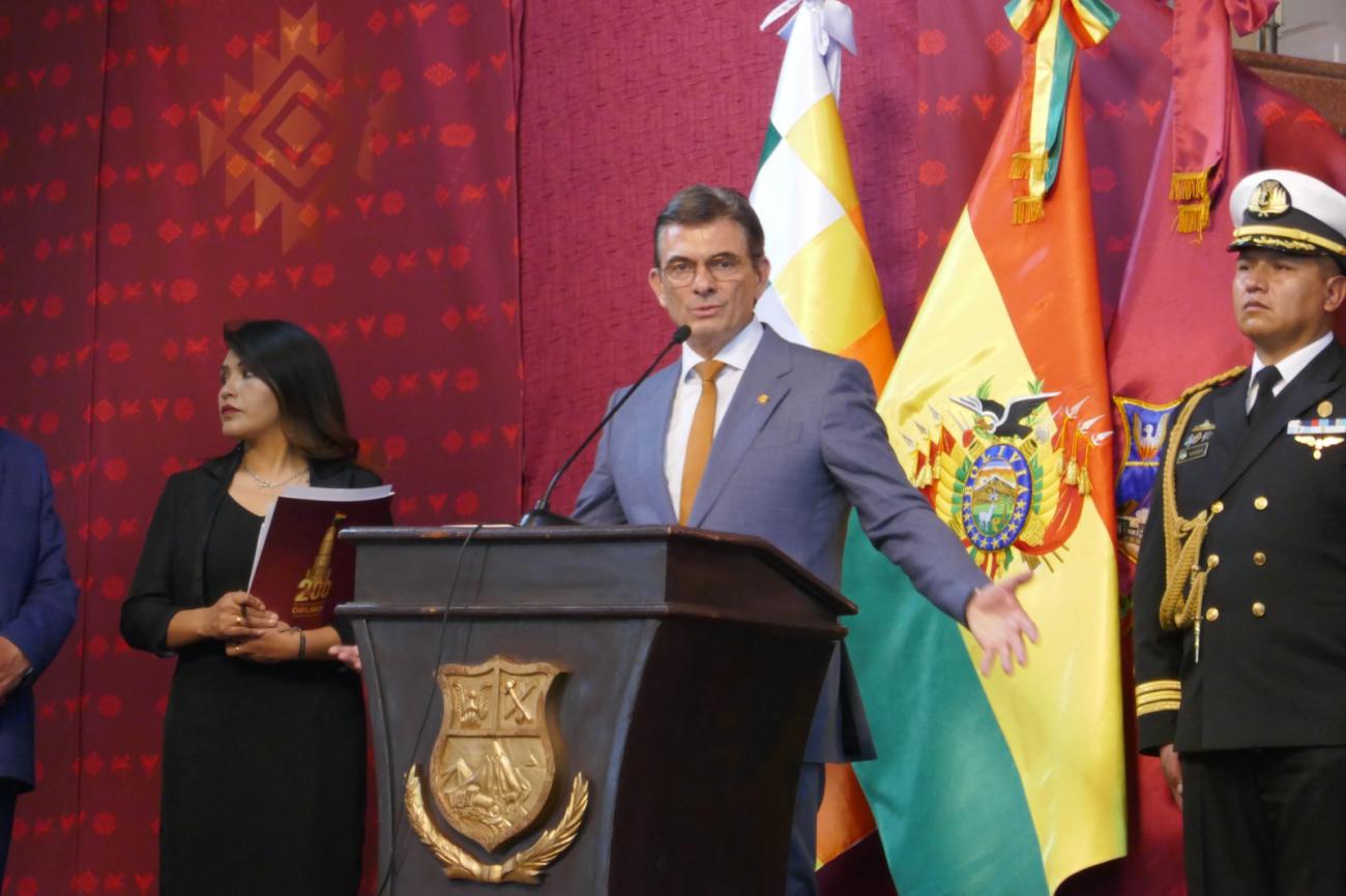 El presidente Rodrigo Paz dirige su discurso destacando el potencial y la historia de Oruro
