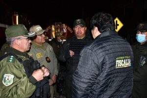 POLICÍAS