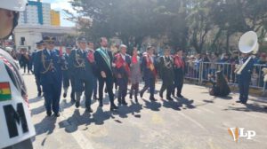 desfile por el bicentenario de Oruro