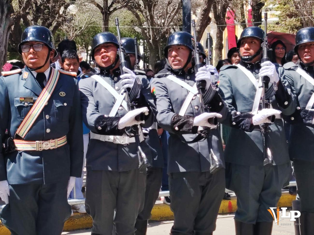 desfile 5 de septiembre Oruro