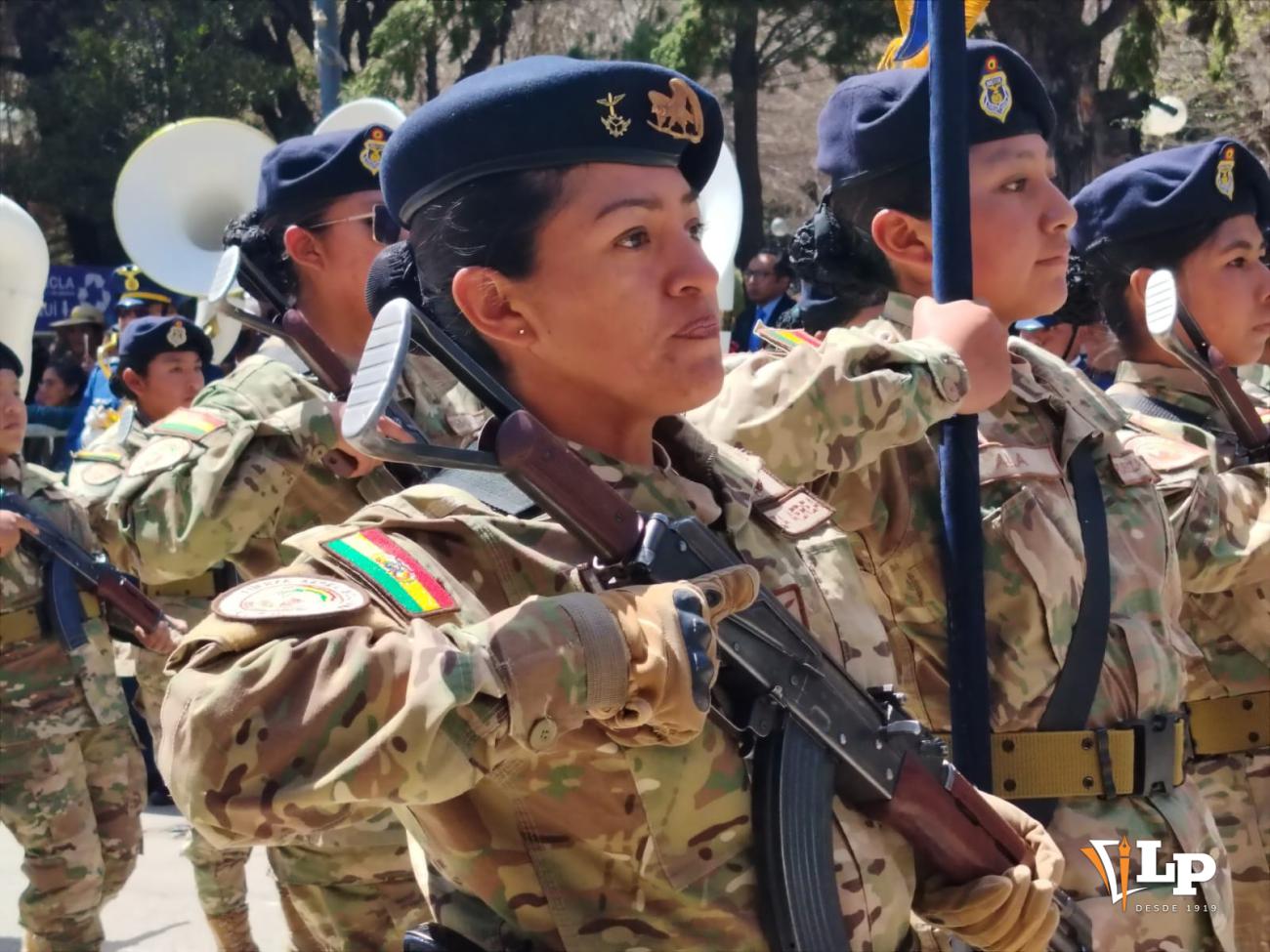 desfile 5 de septiembre Oruro