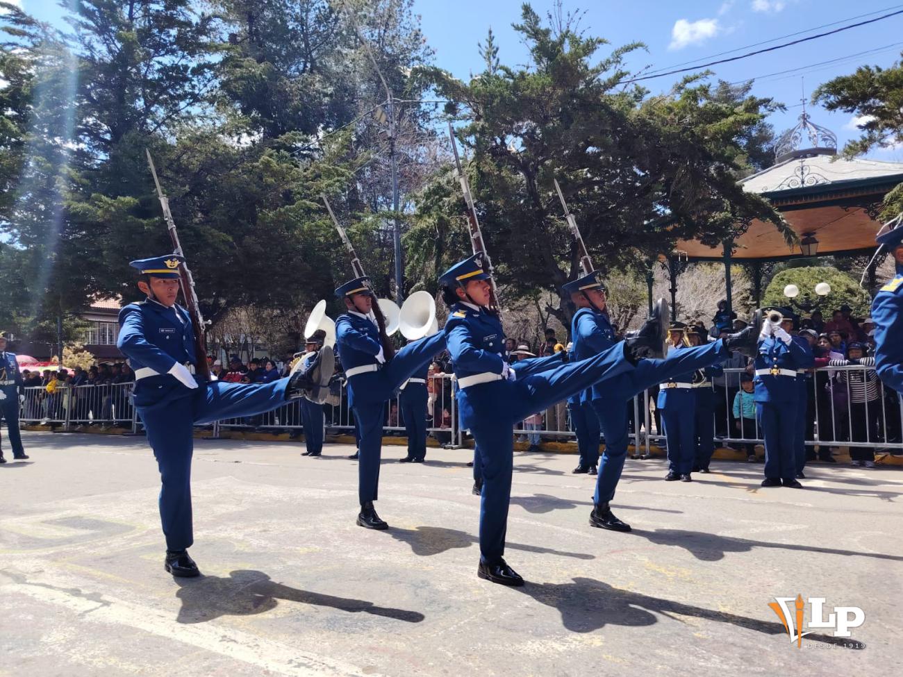 desfile 5 de septiembre Oruro