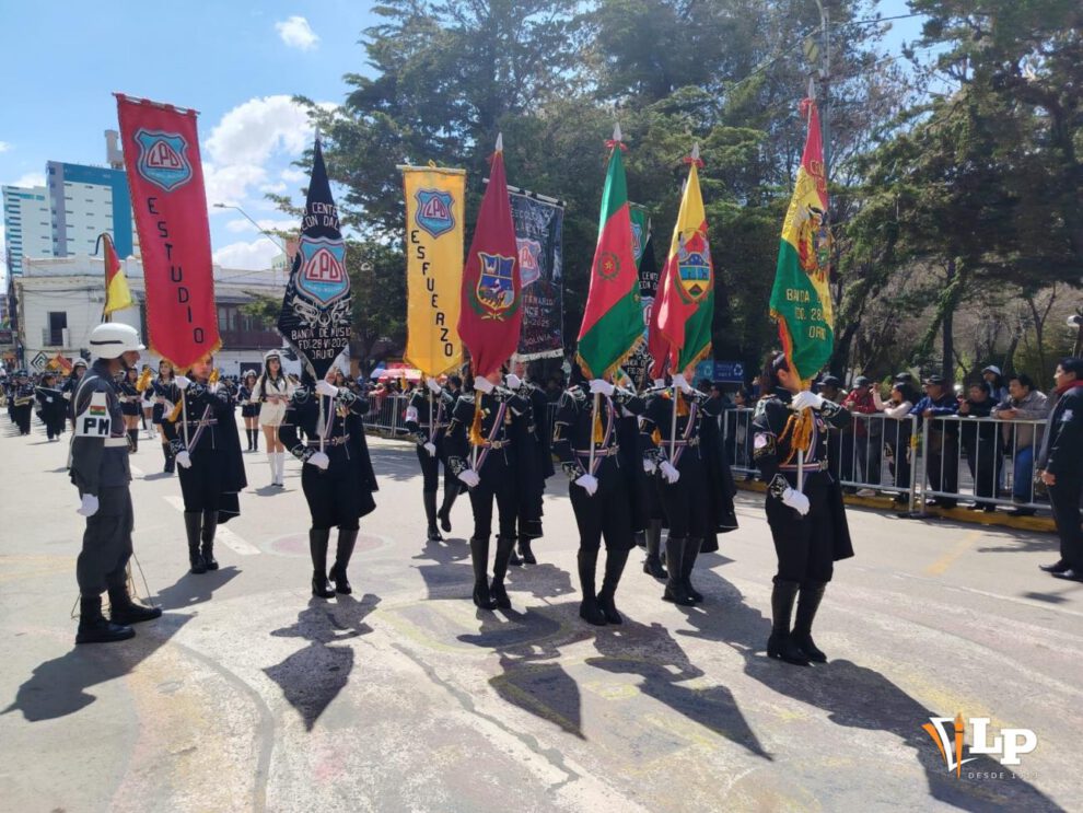 desfile 5 de septiembre Oruro