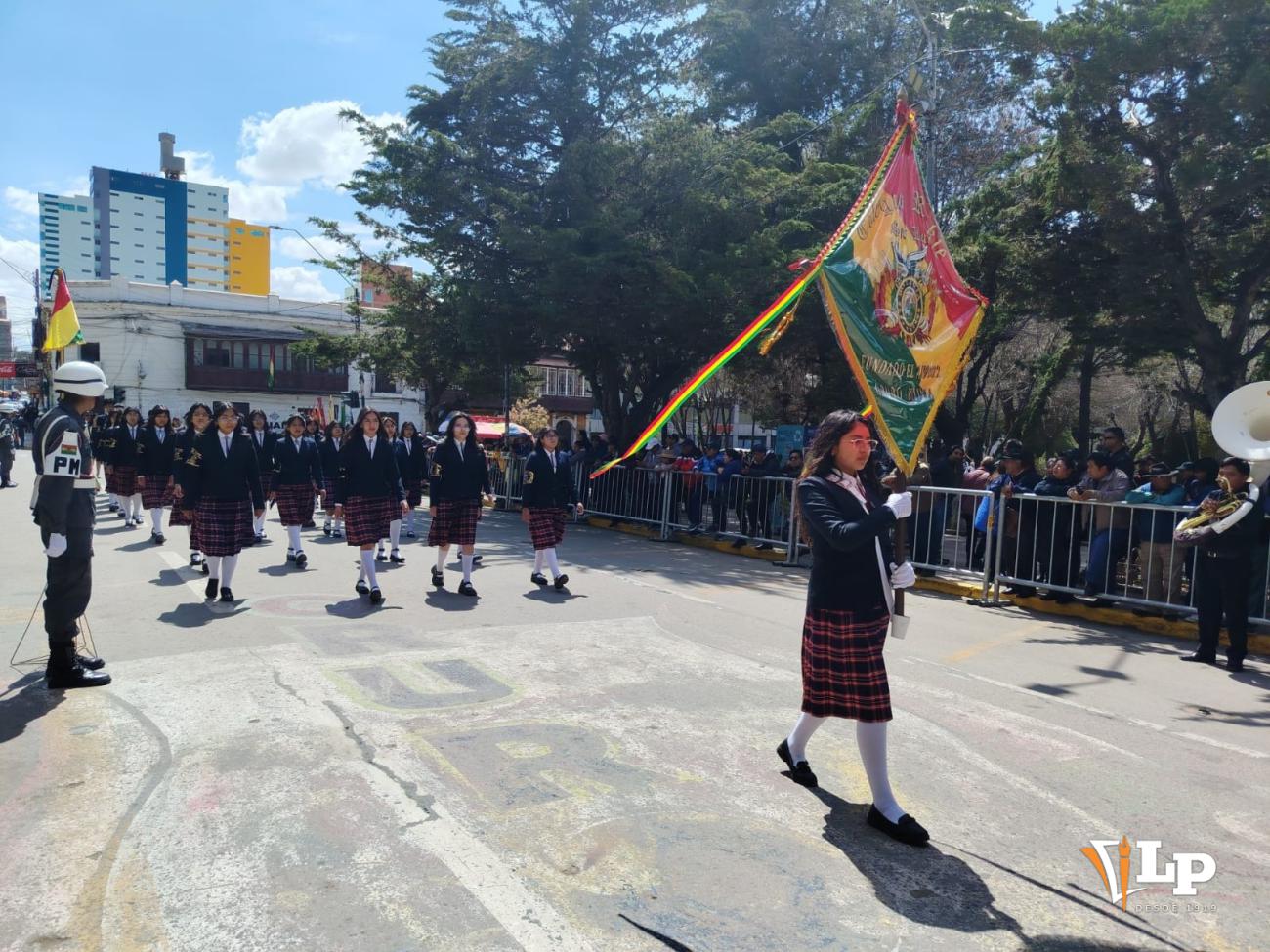 desfile 5 de septiembre Oruro
