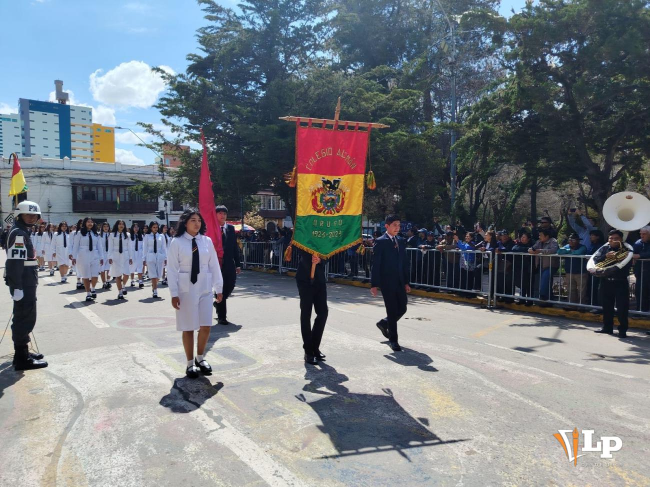desfile 5 de septiembre Oruro