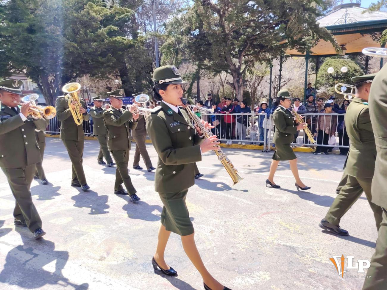 desfile 5 de septiembre Oruro