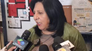 La diputada Bilbao en conferencia de prensa