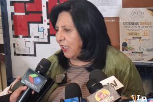La diputada Bilbao en conferencia de prensa