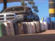 un vehiculo con vidones de gasolina