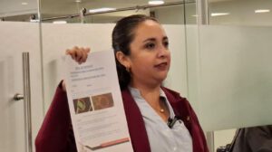 La diputada Vargas en conferencia de prensa