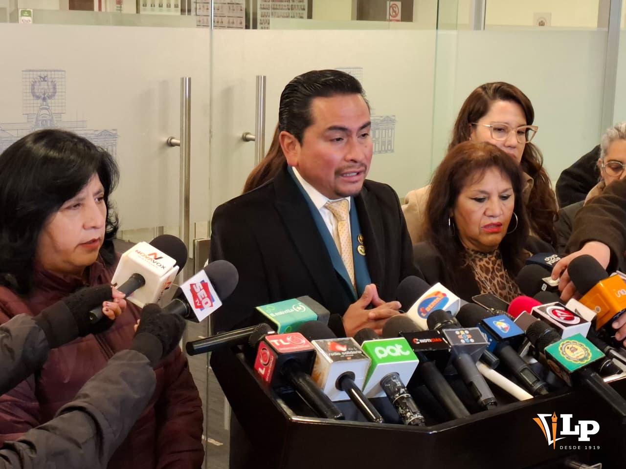La Brigada Parlamentaria en conferencia de prensa