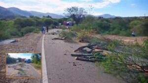 Bloqueo en la carretera  a Santa Cruz