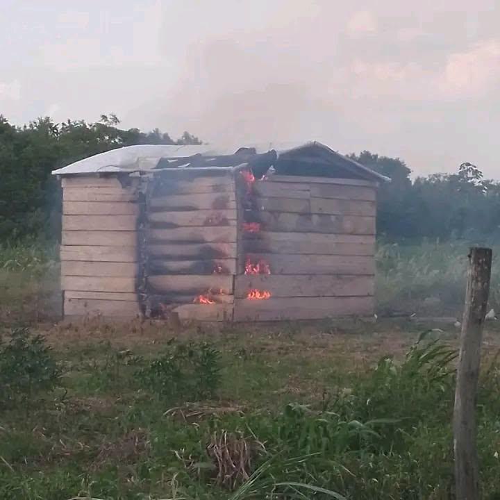casa en llamas