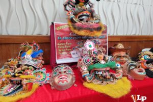 Exposición trajes de la Morenada