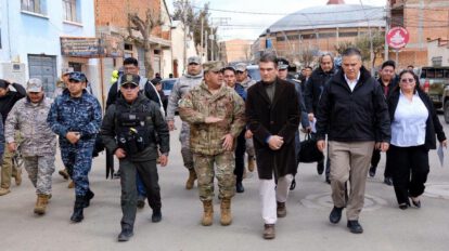 Mando militar y autoridades