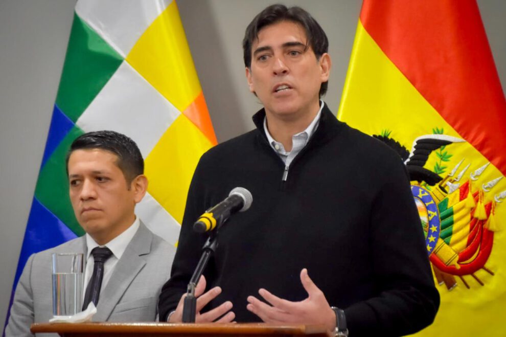 El ministro de Obras Públicas, Mauricio Zamora,