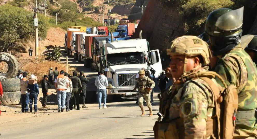 Un control militar en una carretera de Bolivia