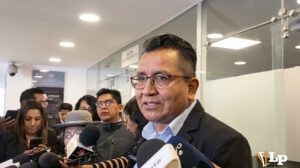 El Defensor del Pueblo en conferencia de prensa