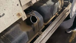 Inspección de los tanques modificados para el desvío ilegal de combustible