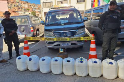 Policía y el transporte ilegal de gasolina