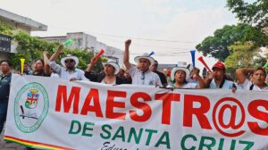 Un grupo de personas marchando