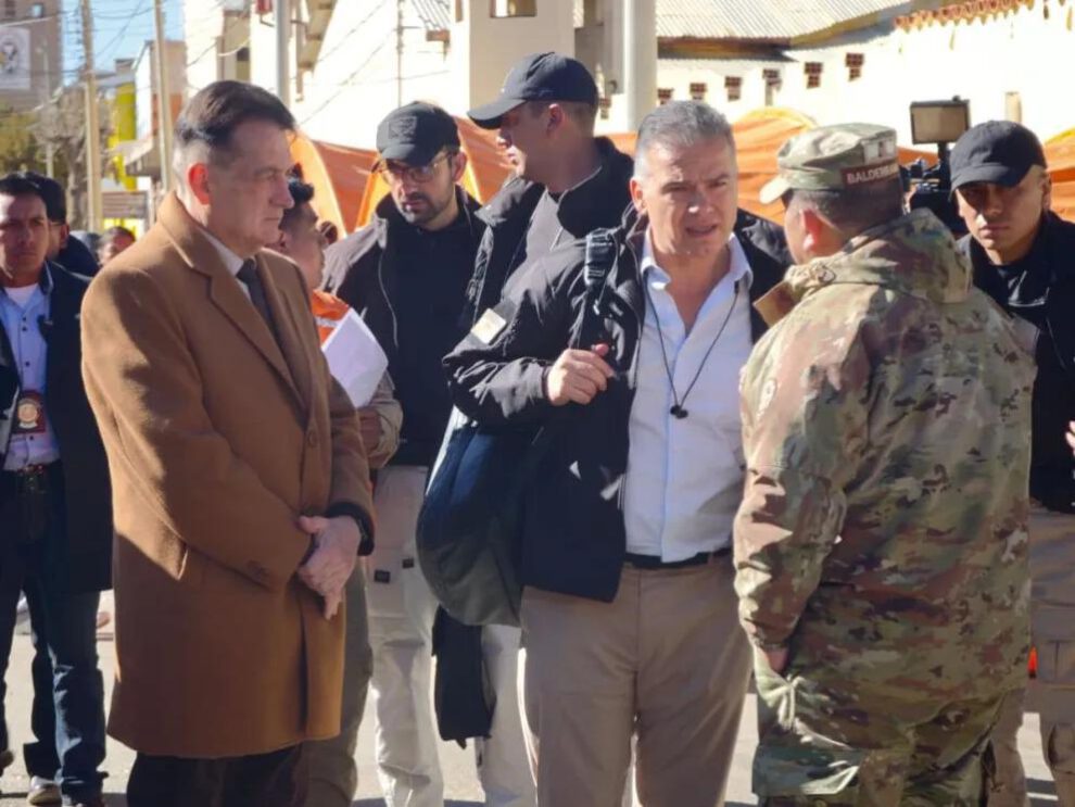 El ministro de Defensa, Ernesto Justiniano, en Viacha