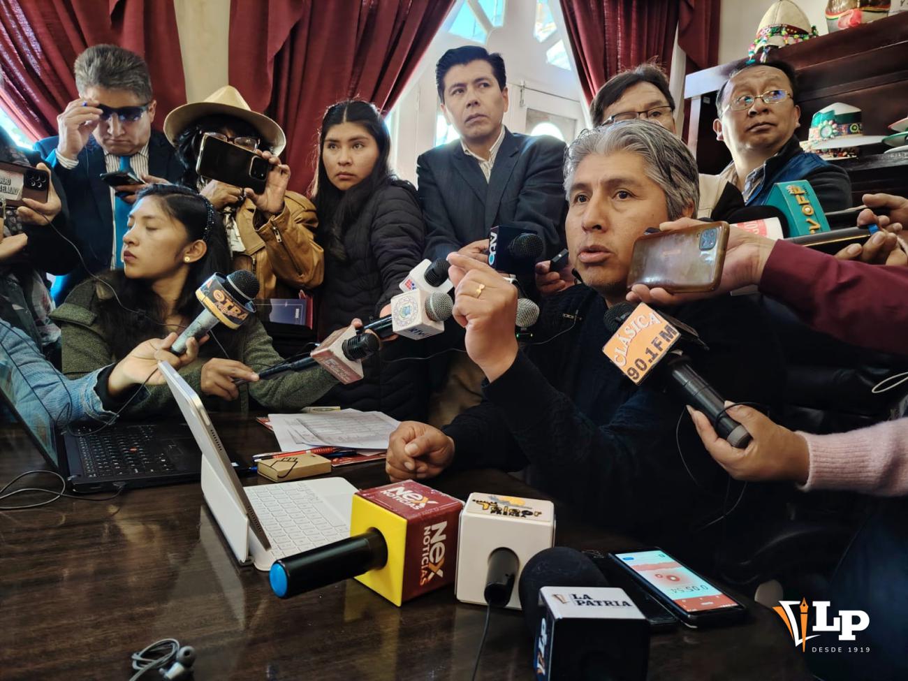 El gobernador de Oruro, Edgar Sánchez