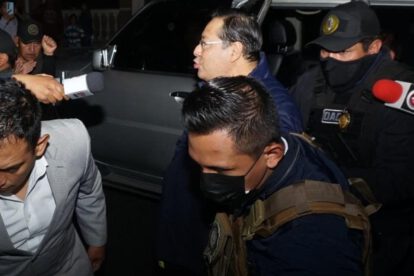 El expresidente Luis Arce llega a la cárcel de San Pedro