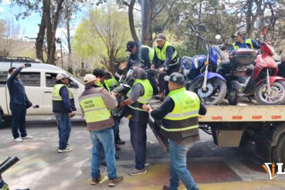 decomiso de motocicletas mal estacionadas en Oruro