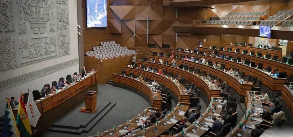La Cámara de Diputados aprobó el crédito tras que el ministro de Economía respondiera a varias preguntas de los legisladores
