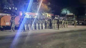 Efectivos militares resguardan tramo de la vía a Oruro ante el fin de la subvención