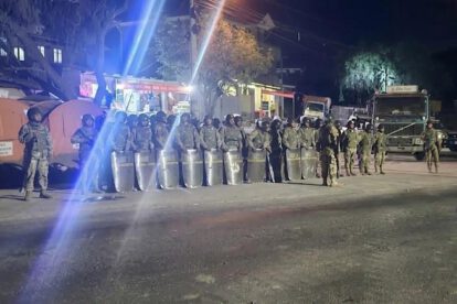 Efectivos militares resguardan tramo de la vía a Oruro ante el fin de la subvención