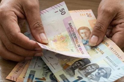 Conteo de billetes en bolivianos