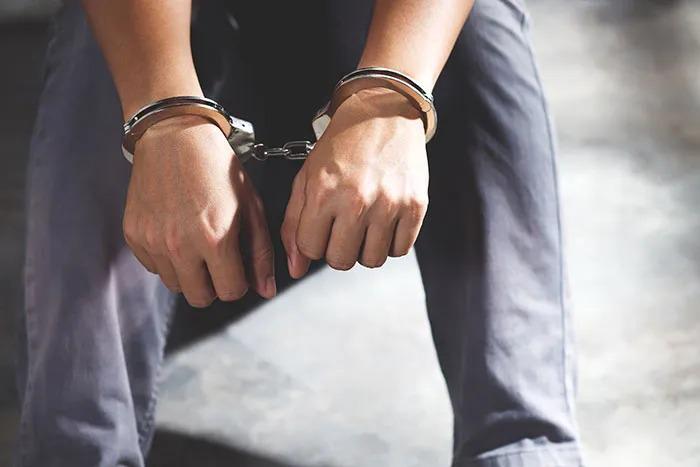 Una persona aprehendida