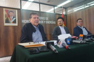 Ministros de Estado en conferencia de prensa