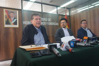Ministros de Estado en conferencia de prensa