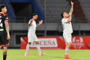 División Profesional 2026, Club Aurora, FC Universitario