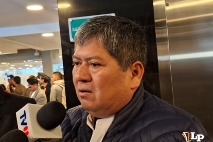 El diputado Pantaleón en conferencia de prensa