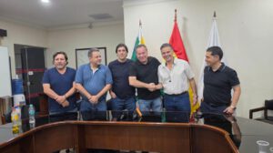 Autoridades en Santa Cruz