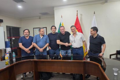 Autoridades en Santa Cruz