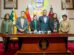El gobernador de La Paz, Luis Revilla, junto a autoridades de la UMSA, homenajea a los científicos bolivianos
