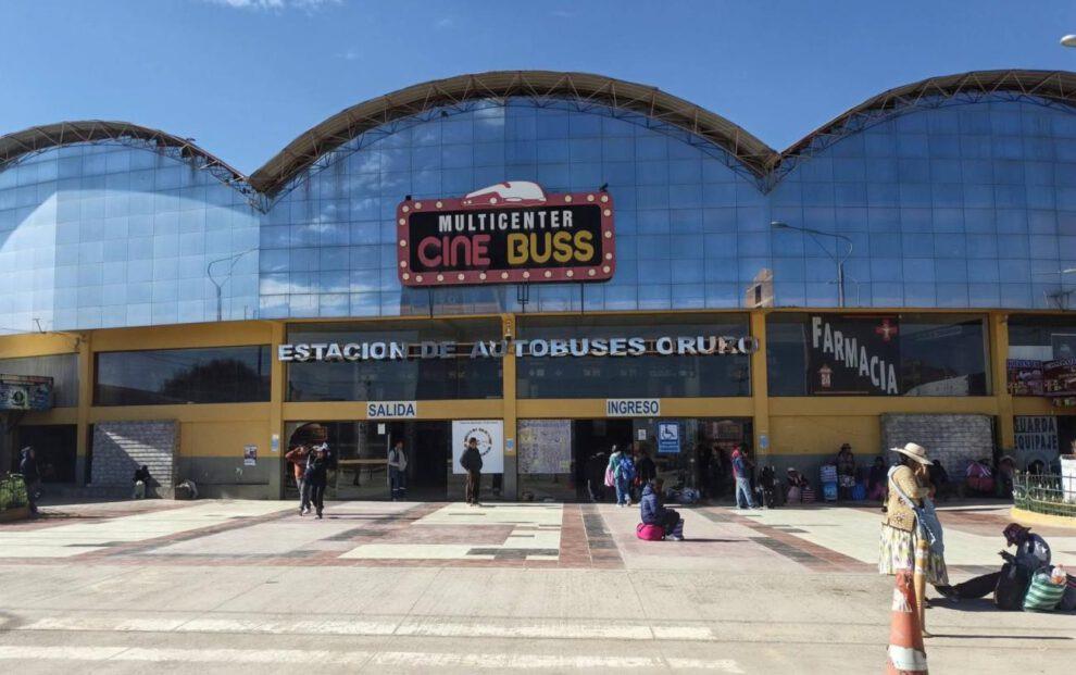 Ingreso principal de la Estación de Autobuses Oruro