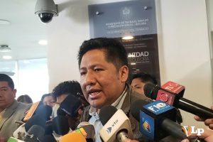 El dirigente Tancara en conferencia de prensa