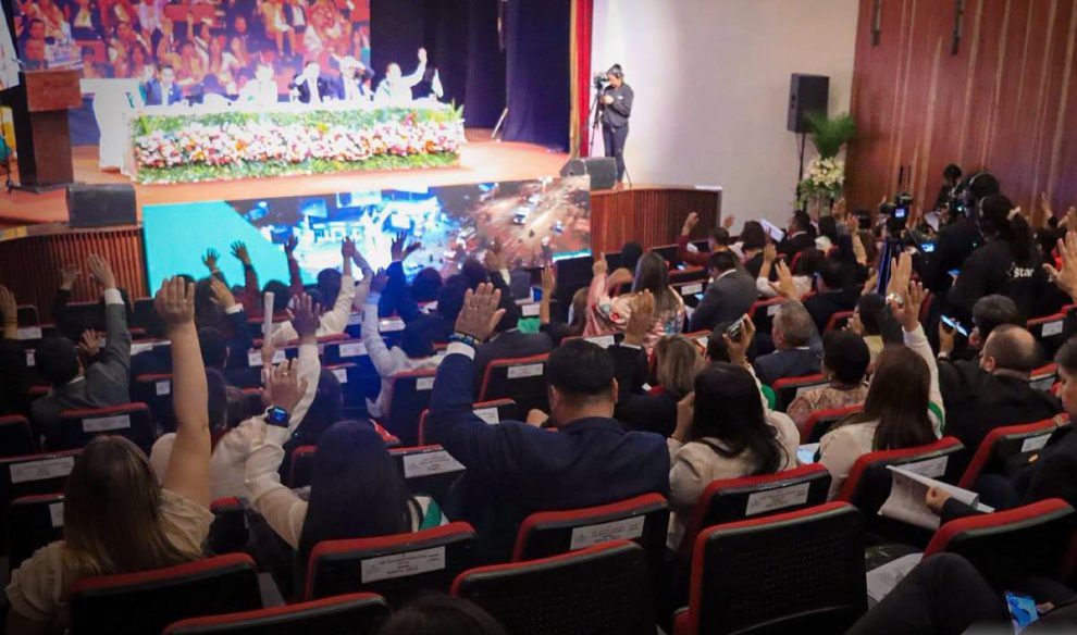 La sesión fue realizada en Santa Cruz como parte de los actos legislativos por la efeméride departamental