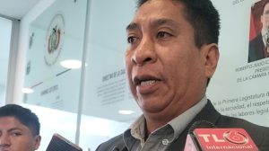 El diputado Villalobos en conferencia de prensa