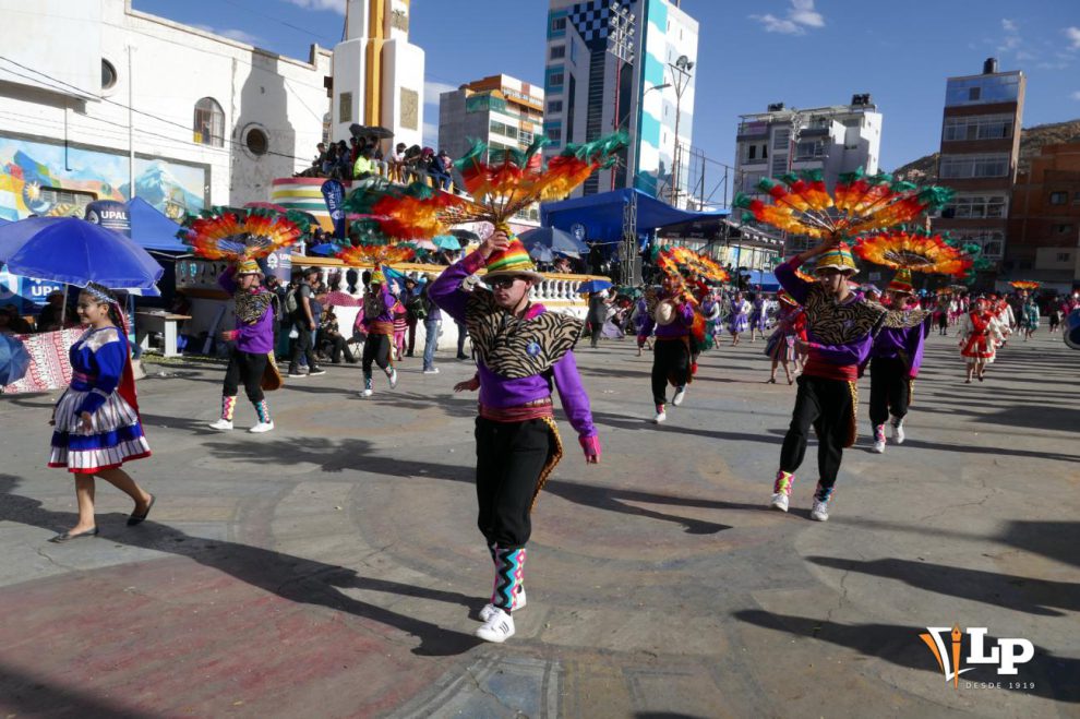 entrada del VISO en Oruro