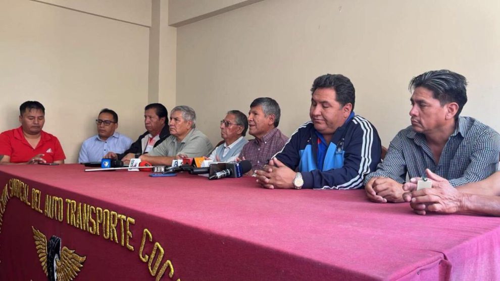 Representantes del transporte federado de Cochabamba
