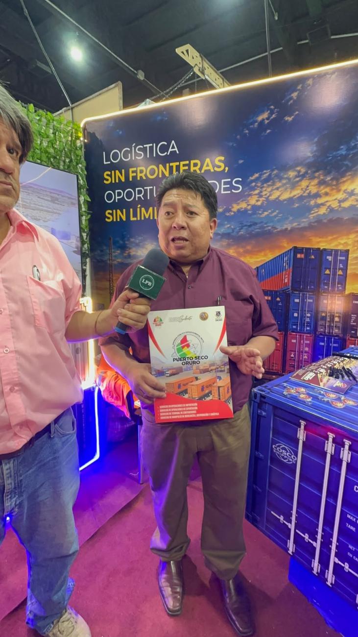 José Antonio Torrico Alarcón, gerente general de Puerto Seco Oruro, expone el potencial logístico del proyecto en la feria