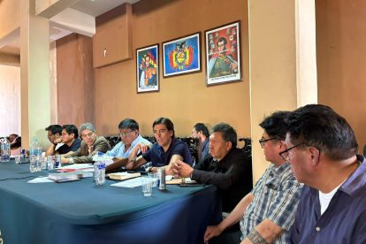 Ministro de Obras Públicas reunidos con dirigentes nacionales del transporte