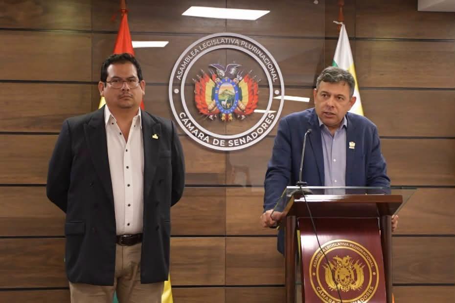 Diego Ávila y Roberto Castro